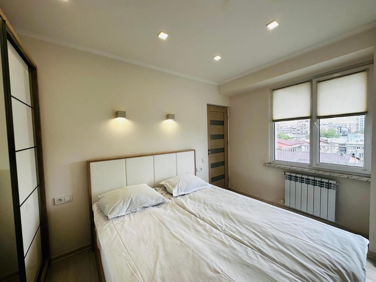 Suite Apartment On Pushkin Street Ereván Exterior foto